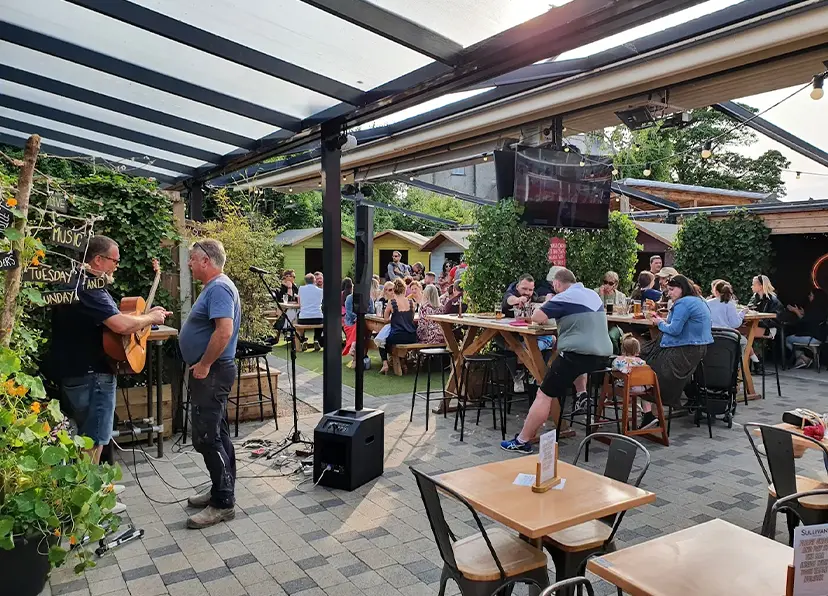 Taproom Restaurant Outside Garden